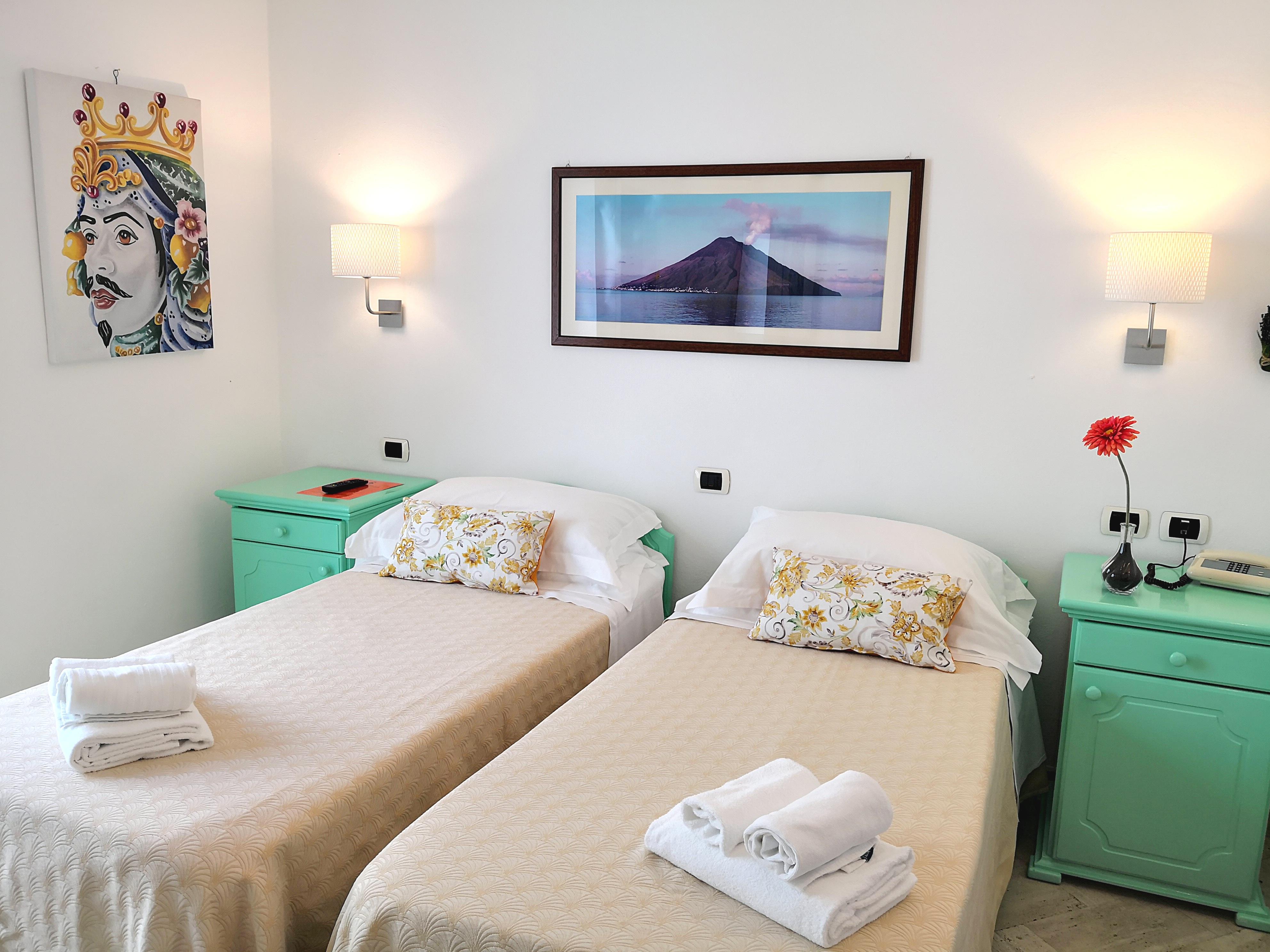Hotel Ossidiana Stromboli Center Bagian luar foto