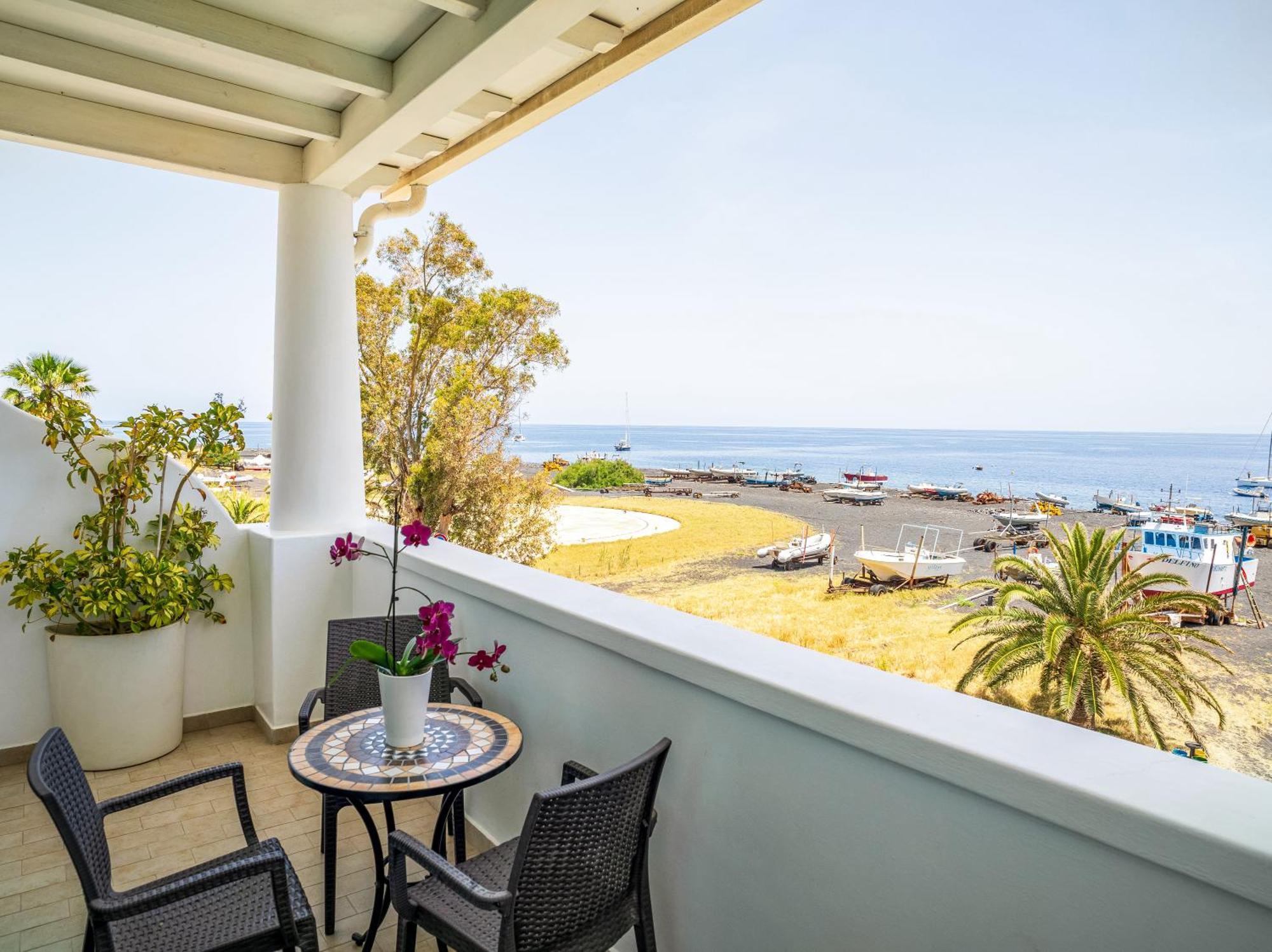 Hotel Ossidiana Stromboli Center Bagian luar foto