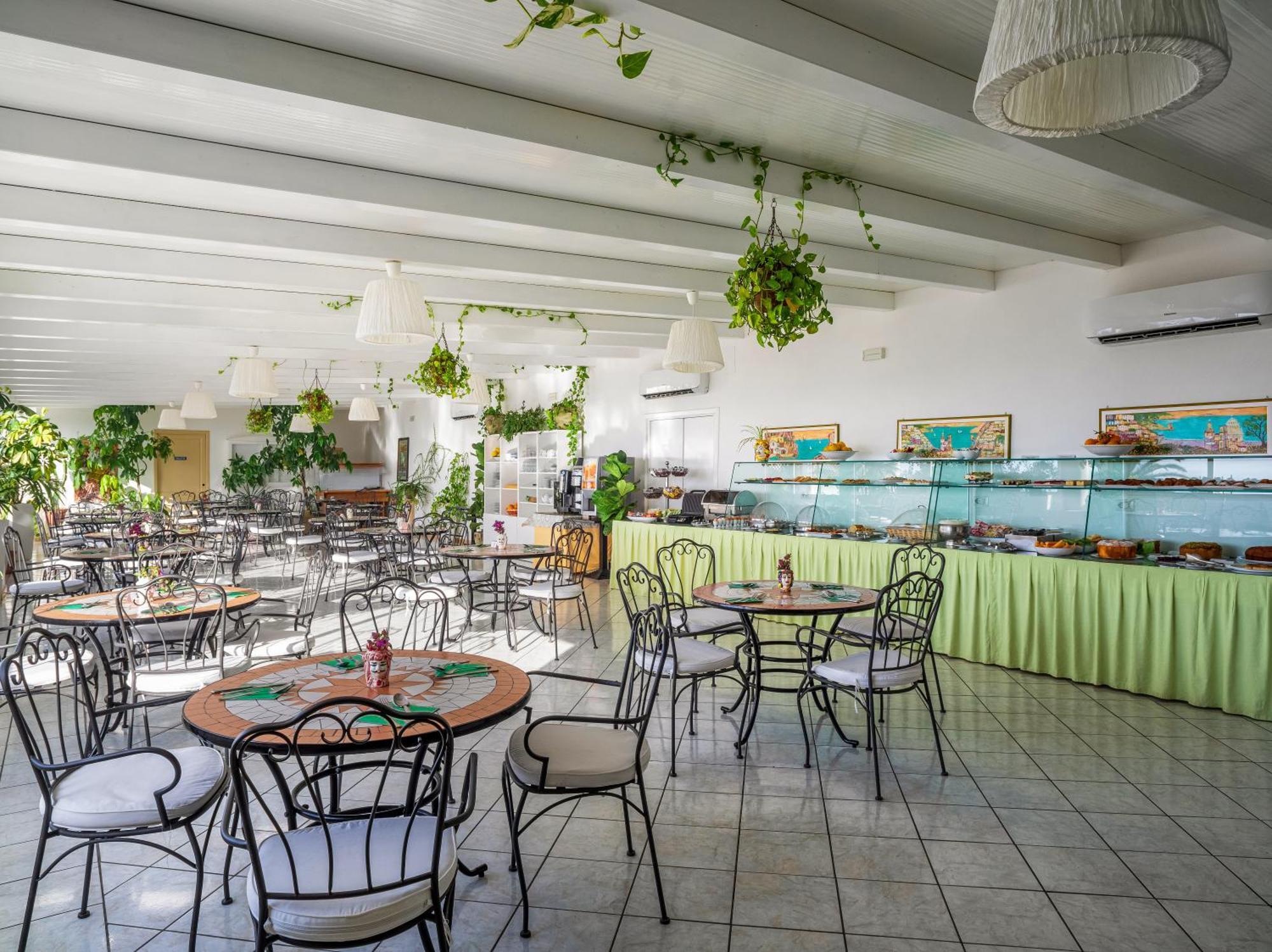 Hotel Ossidiana Stromboli Center Bagian luar foto